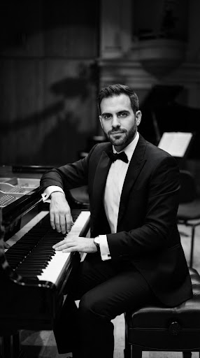 Alejandro Morales, Piano